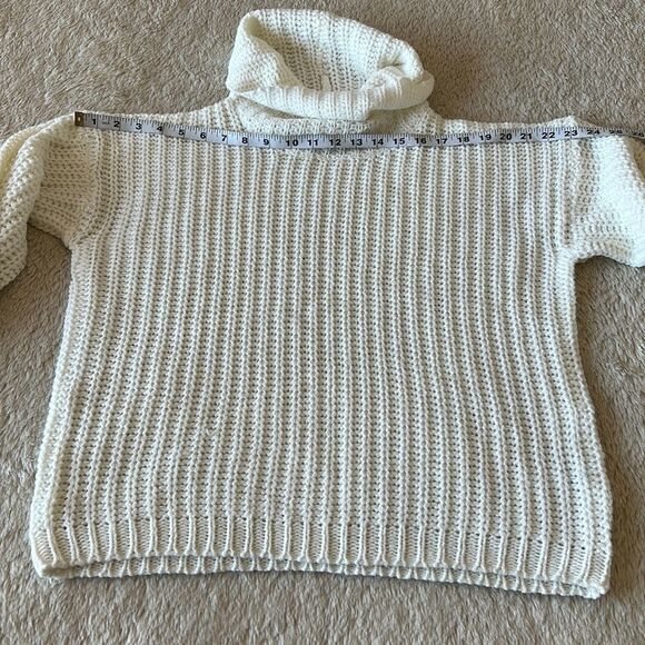 Harlow and Rose knit turtleneck sweater white size small - Picture 8 of 16